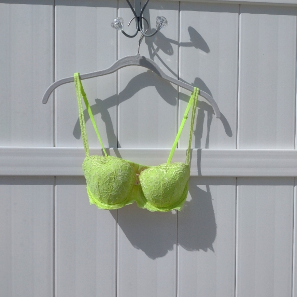 Victorias Secret Bra Womens 32C Neon Green PINK Lace Underwire Padded Balconette